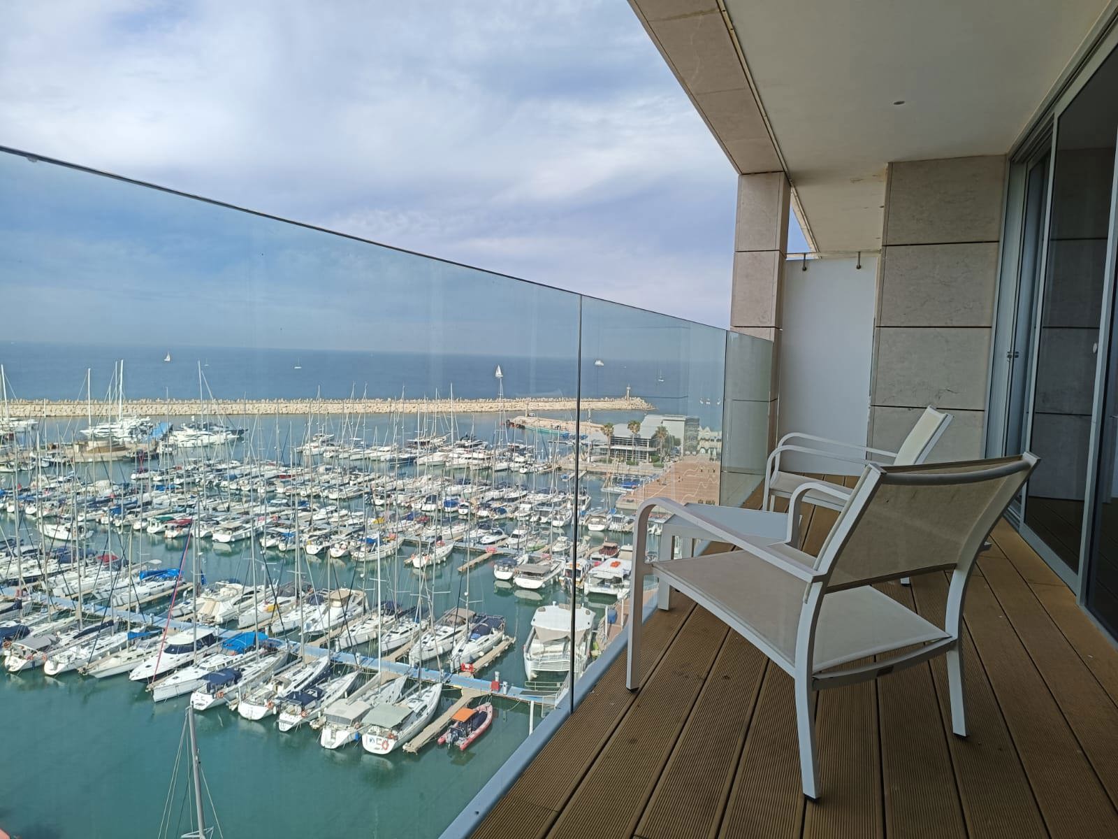 Holiday apartment for sale overlooking the Marina