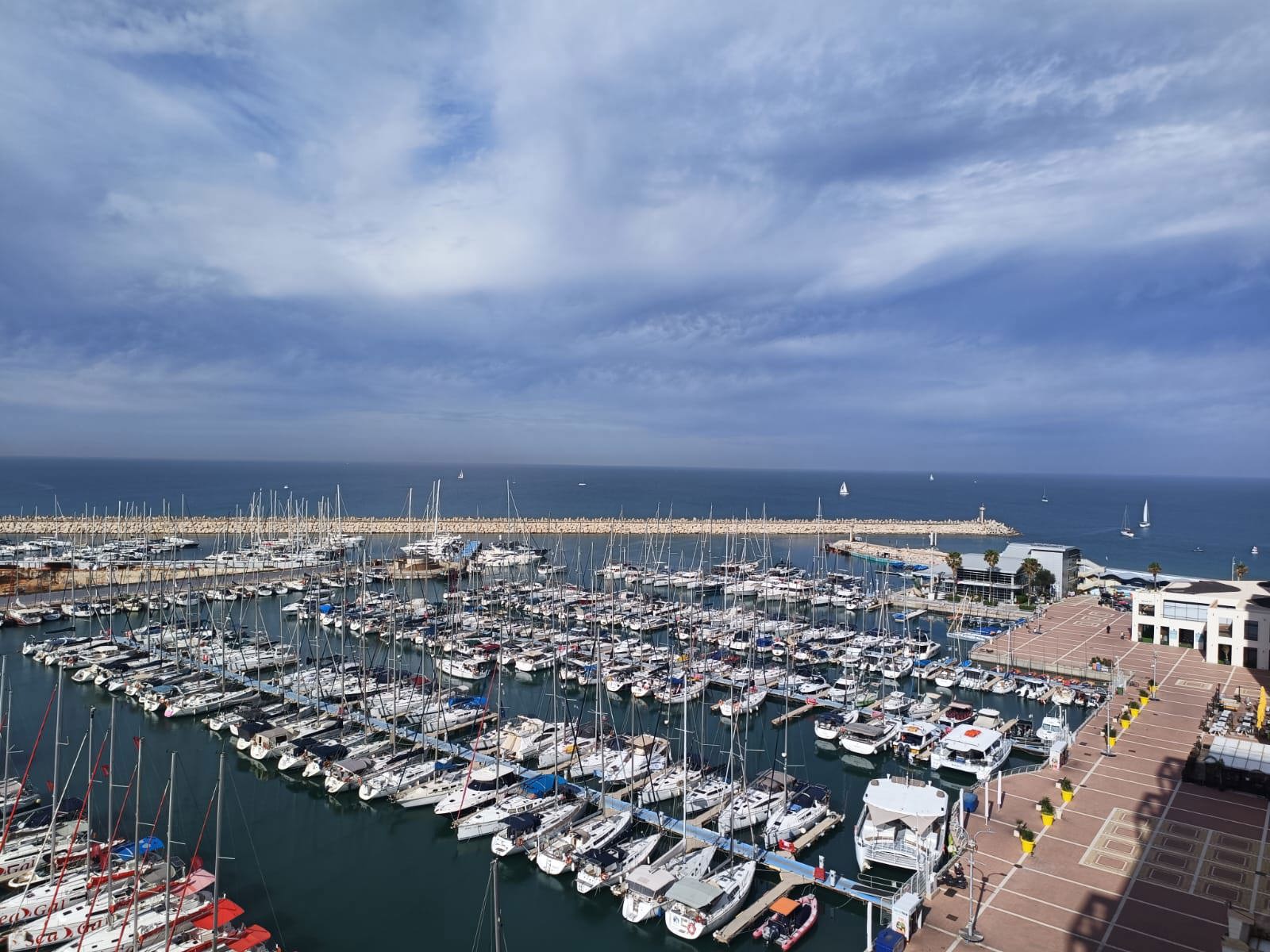 Holiday apartment for sale overlooking the Marina (2)